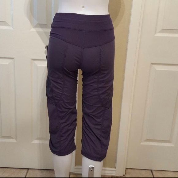 Lululemon Studio Crop 2   #2-21 - Picture 10 of 16